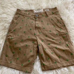 Mens size 32 waist shorts, never worn only tried on